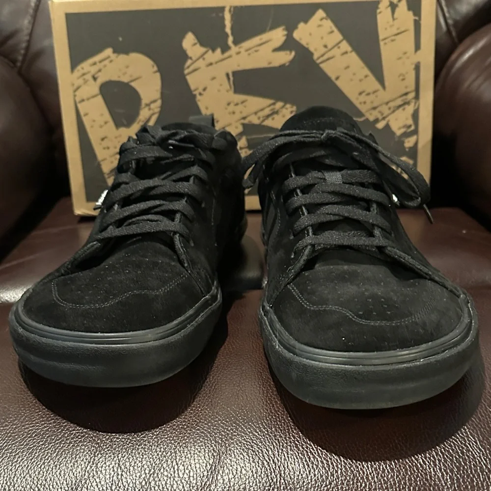 Black Men's Shoes - Picture 8 of 10